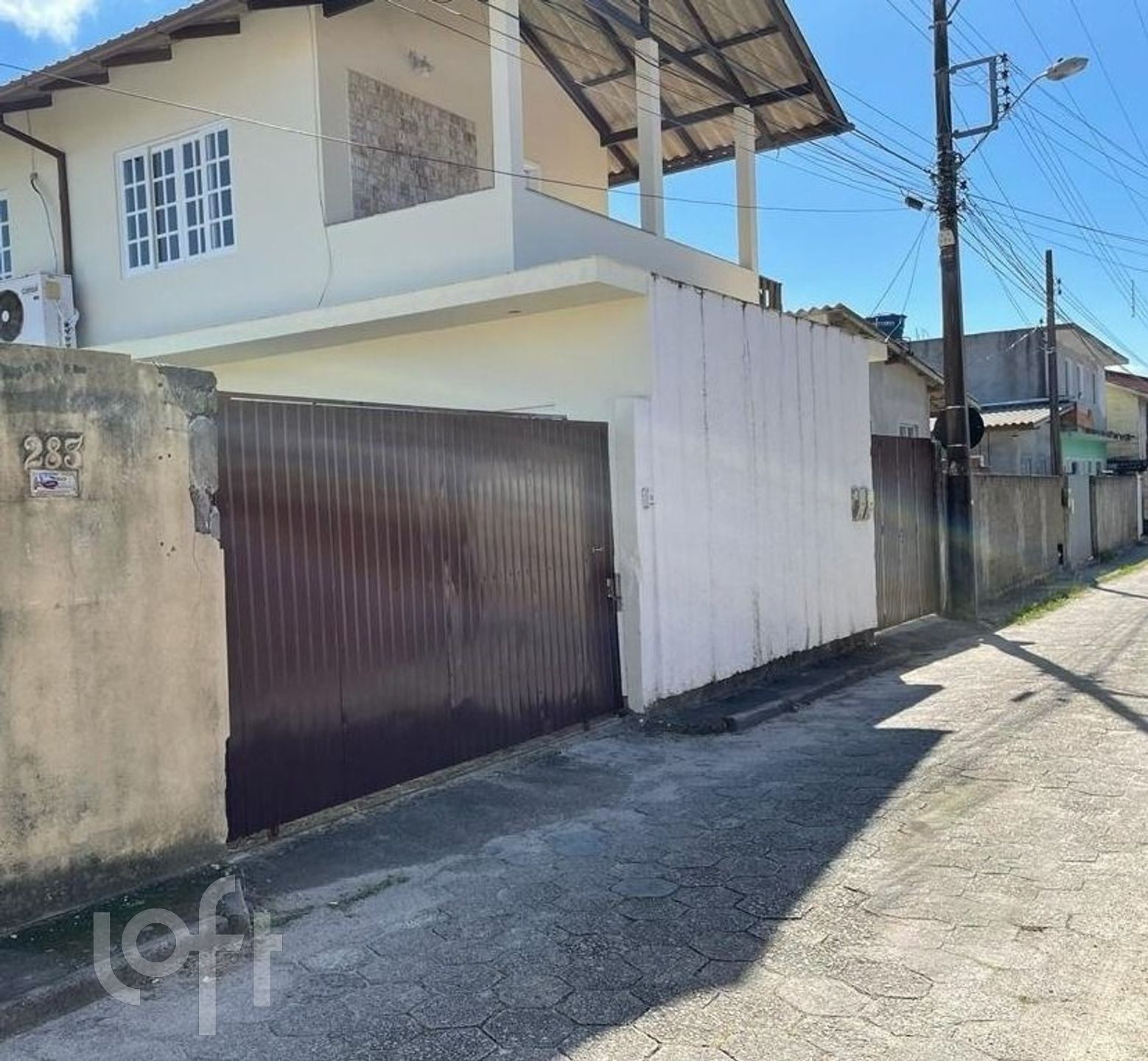 Casa Residencial com 200m², 4 quartos, no bairro Carianos em Florianópolis