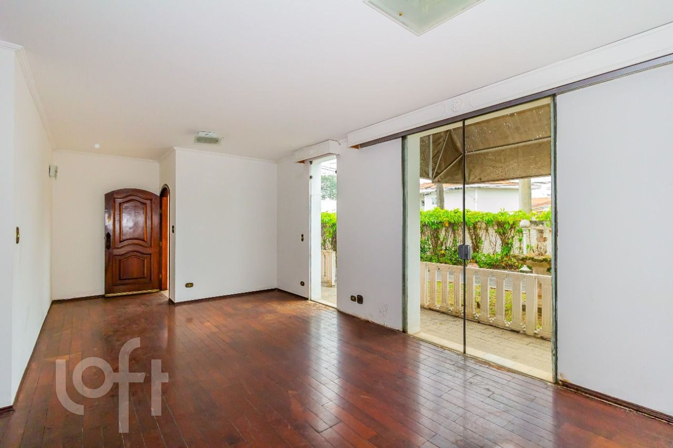 Casa à venda com 3 quartos, 219m² - Foto 2