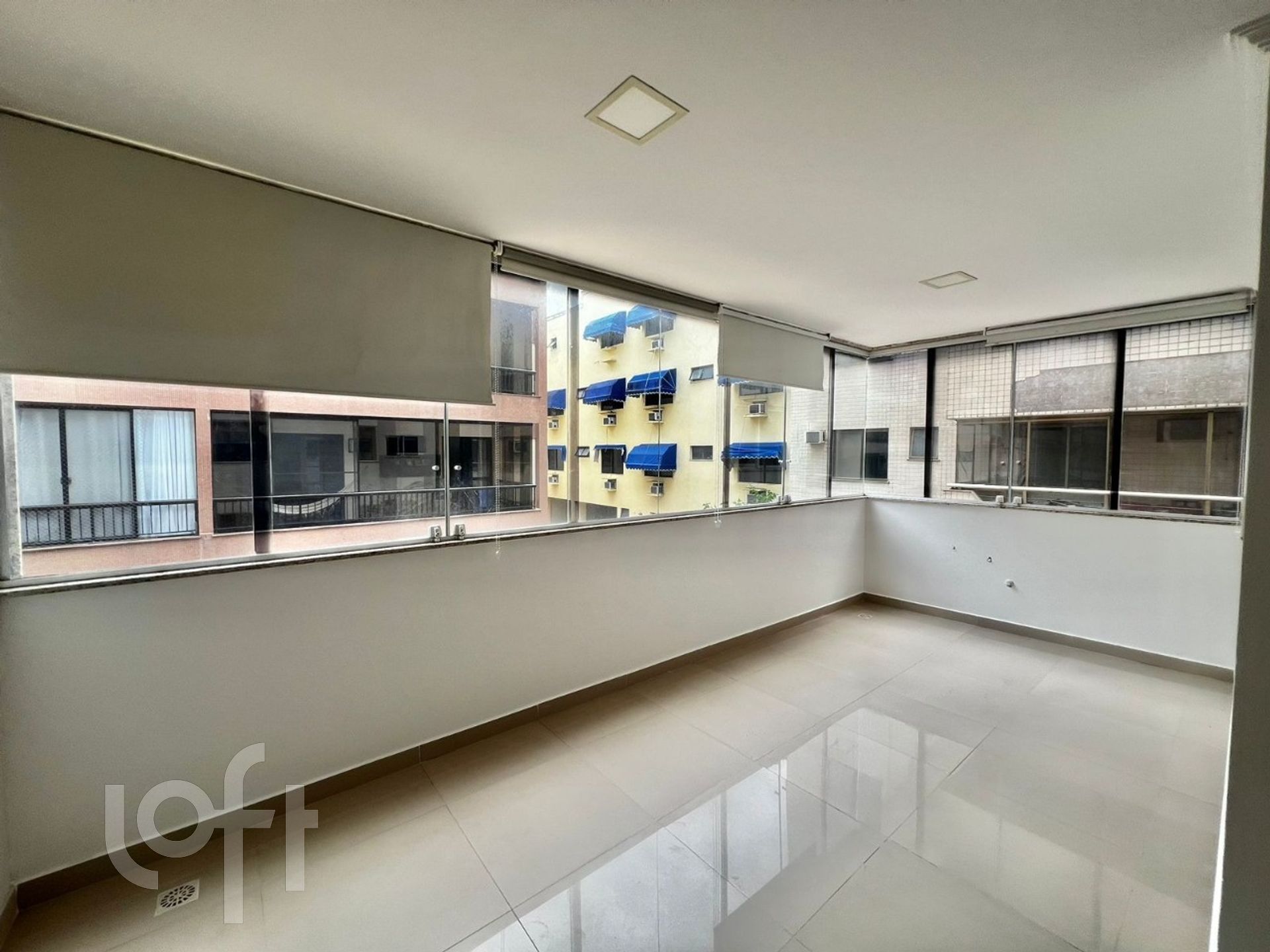 Apartamento à venda com 3 quartos, 100m² - Foto 1