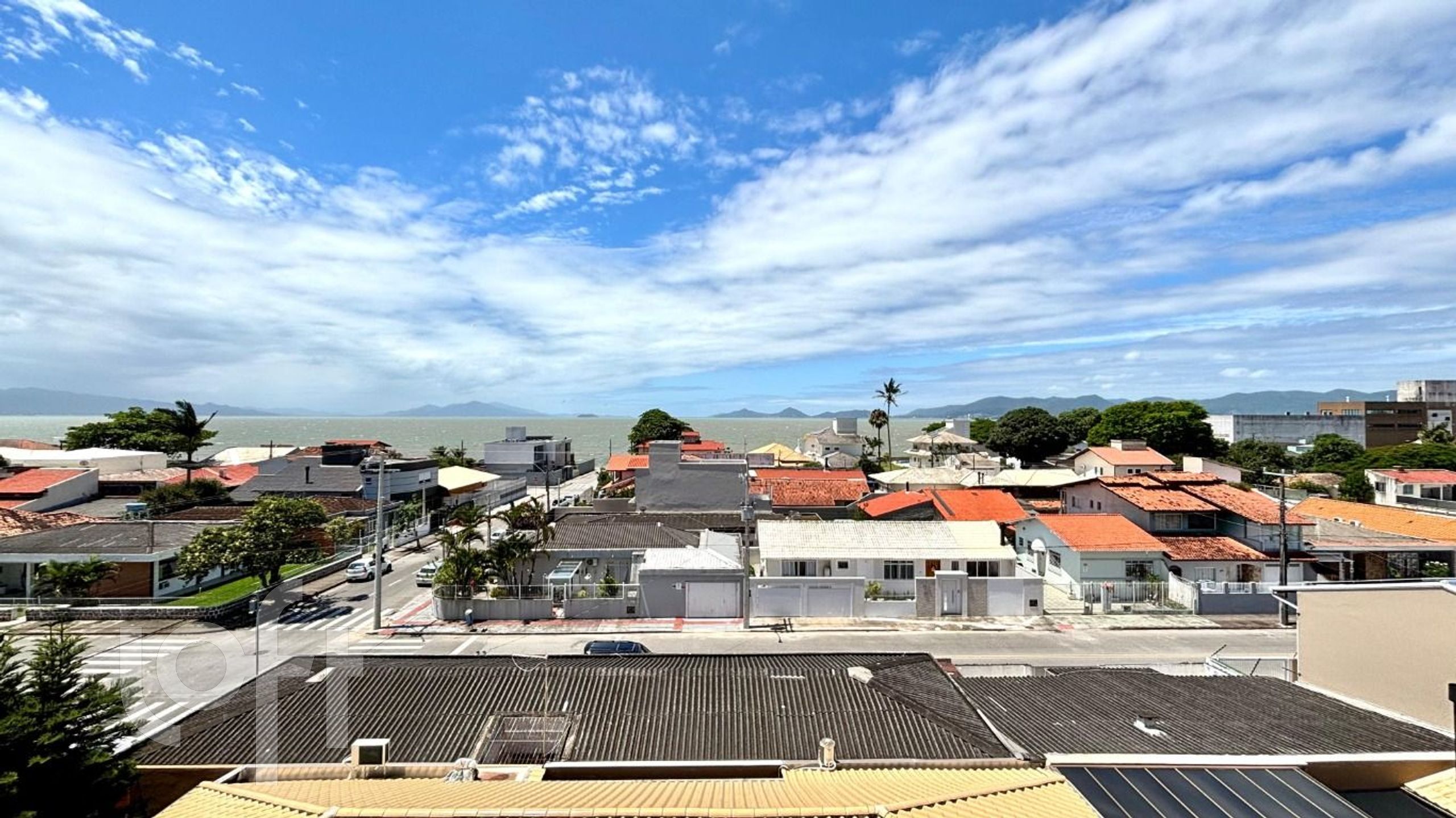 Apartamentos com 153m², 4 quartos, 1 suíte, 2 garagens, no bairro Balneário em Florianópolis