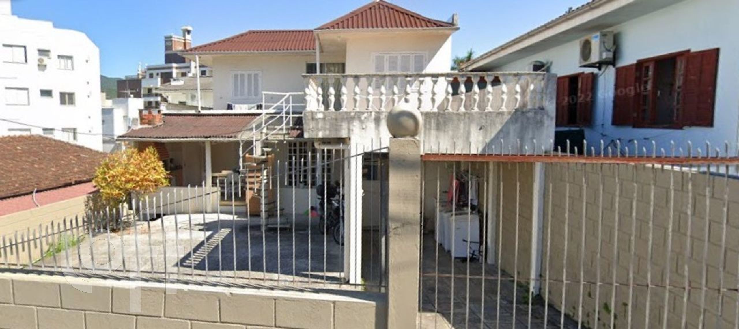 Casa com 5 dormitórios na Trindade - Florianópolis