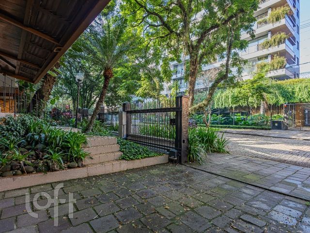 Casa em Condomínio com 330m², 3 dormitórios, 1 suíte, 2 vagas, Bela Vista em Porto Alegre