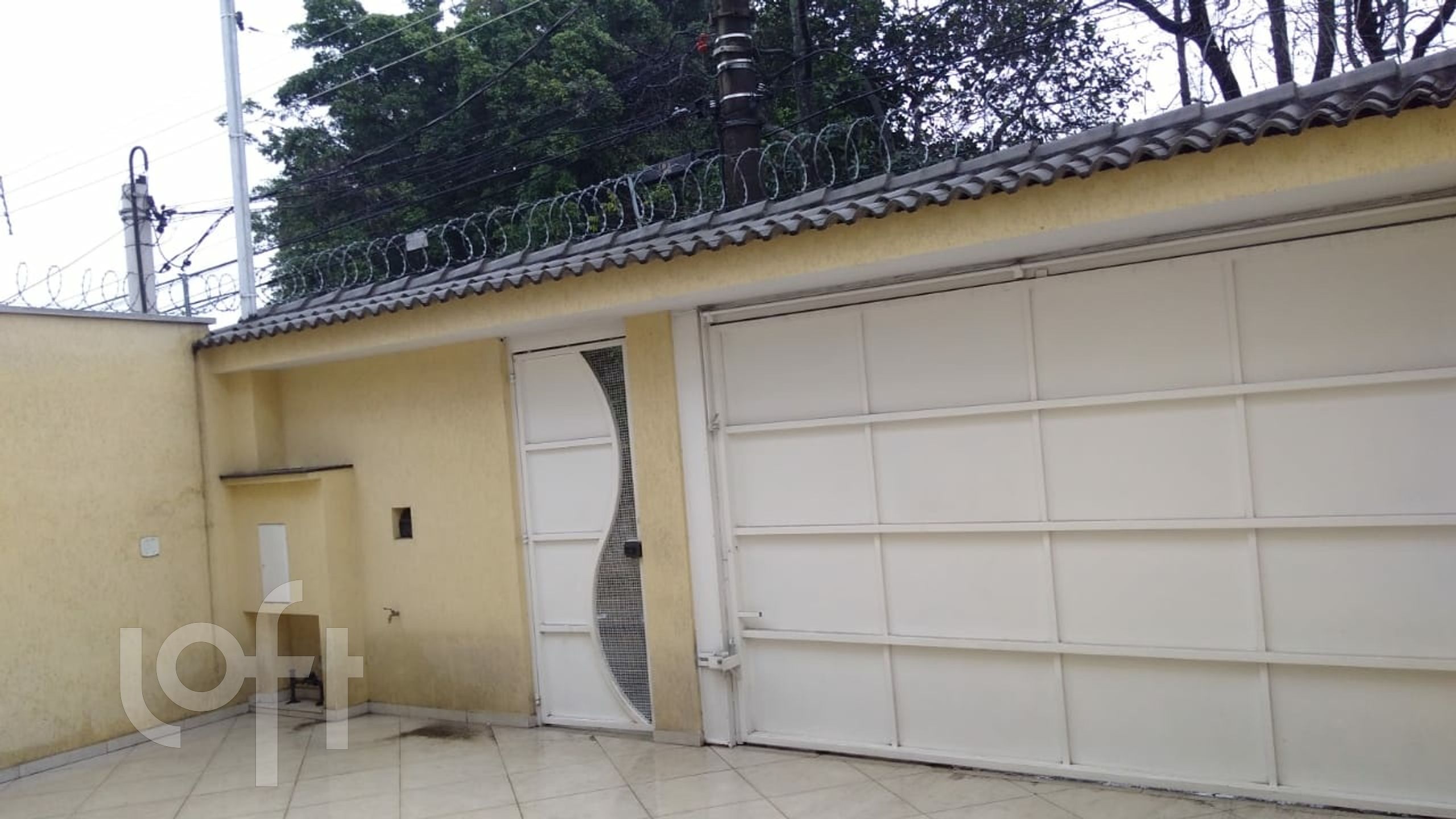 Casa à venda com 3 quartos, 200m² - Foto 2