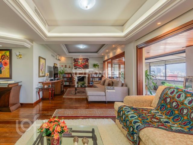 Apartamento com 302m², 4 dormitórios, 2 suítes, 2 vagas, Rio Branco em Porto Alegre