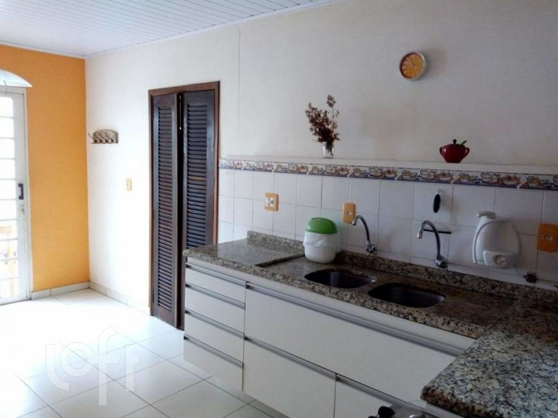 Casa à venda com 6 quartos, 250m² - Foto 8