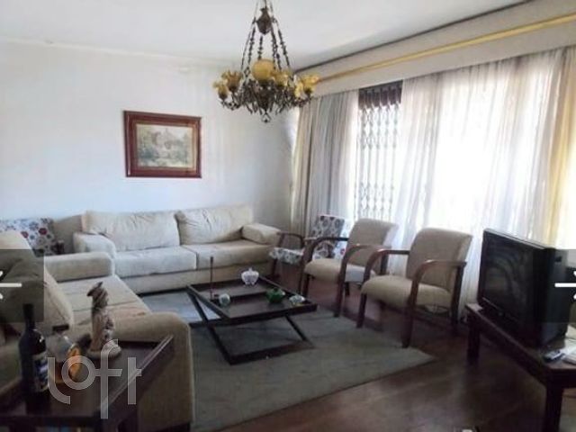 Casa com 211m², 4 dormitórios, 4 vagas, Vila Ipiranga em Porto Alegre