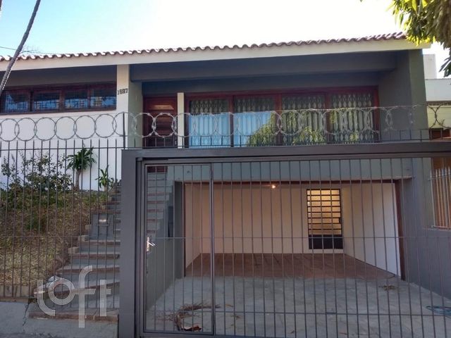 Casa com 211m², 4 dormitórios, 4 vagas, Vila Ipiranga em Porto Alegre