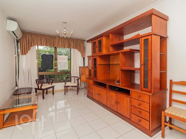 Apartamento com 74m², 2 dormitórios, 1 suíte, 1 vaga, Vila Ipiranga em Porto Alegre