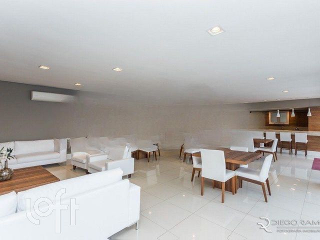 Apartamento com 59m², 2 dormitórios, 1 suíte, 1 vaga, São João em Porto Alegre