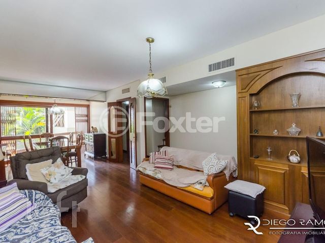 Apartamento com 244m², 3 dormitórios, 1 suíte, 2 vagas, Petrópolis em Porto Alegre