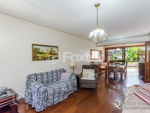 Apartamento com 244m², 3 dormitórios, 1 suíte, 2 vagas, Petrópolis em Porto Alegre