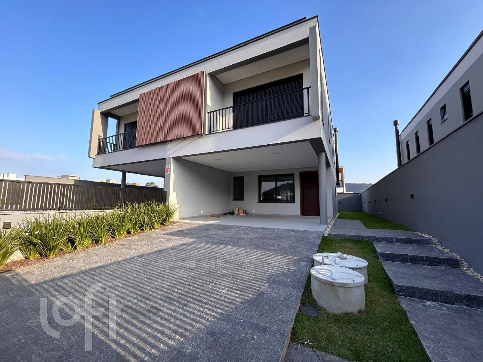 Casa Residencial com 189m², 3 quartos, 3 suítes, 4 garagens, no bairro Rio tavares central em Florianópolis