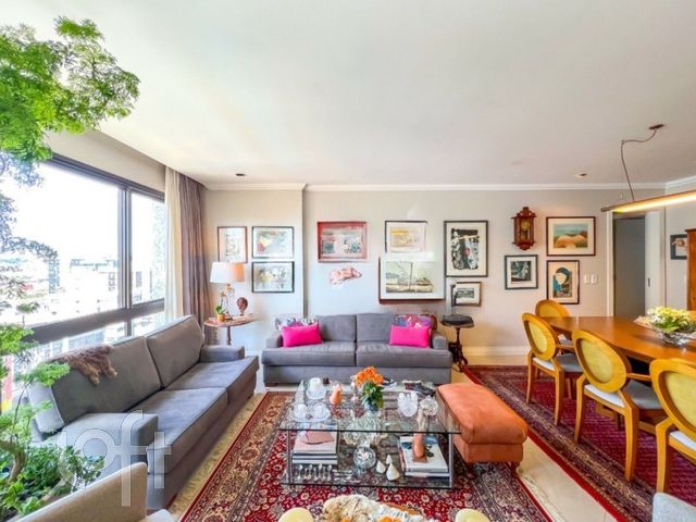 Apartamento com 121m², 3 dormitórios, 1 suíte, 2 vagas, Petrópolis em Porto Alegre