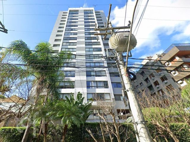 Apartamento com 121m², 3 dormitórios, 1 suíte, 2 vagas, Petrópolis em Porto Alegre