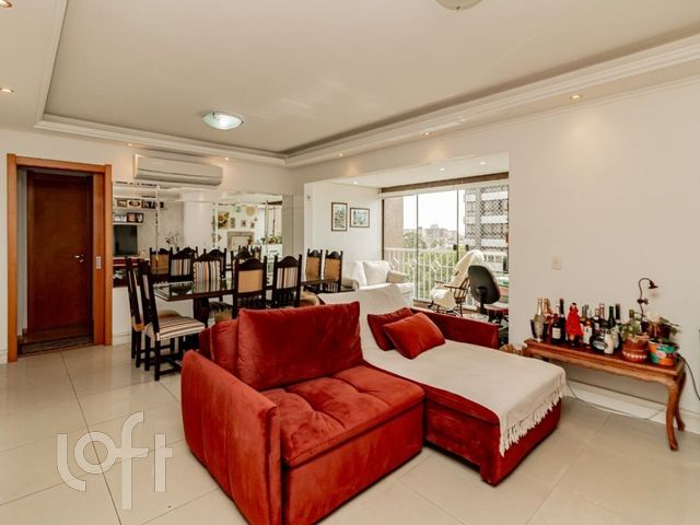 Apartamento com 105m², 3 dormitórios, 1 suíte, 2 vagas, Menino Deus em Porto Alegre