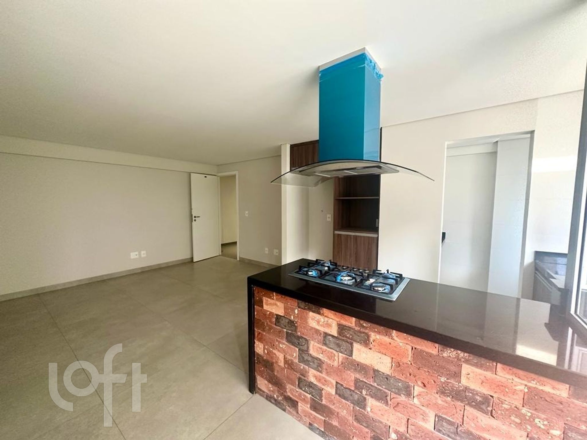 Apartamento à venda com 2 quartos, 63m² - Foto 2