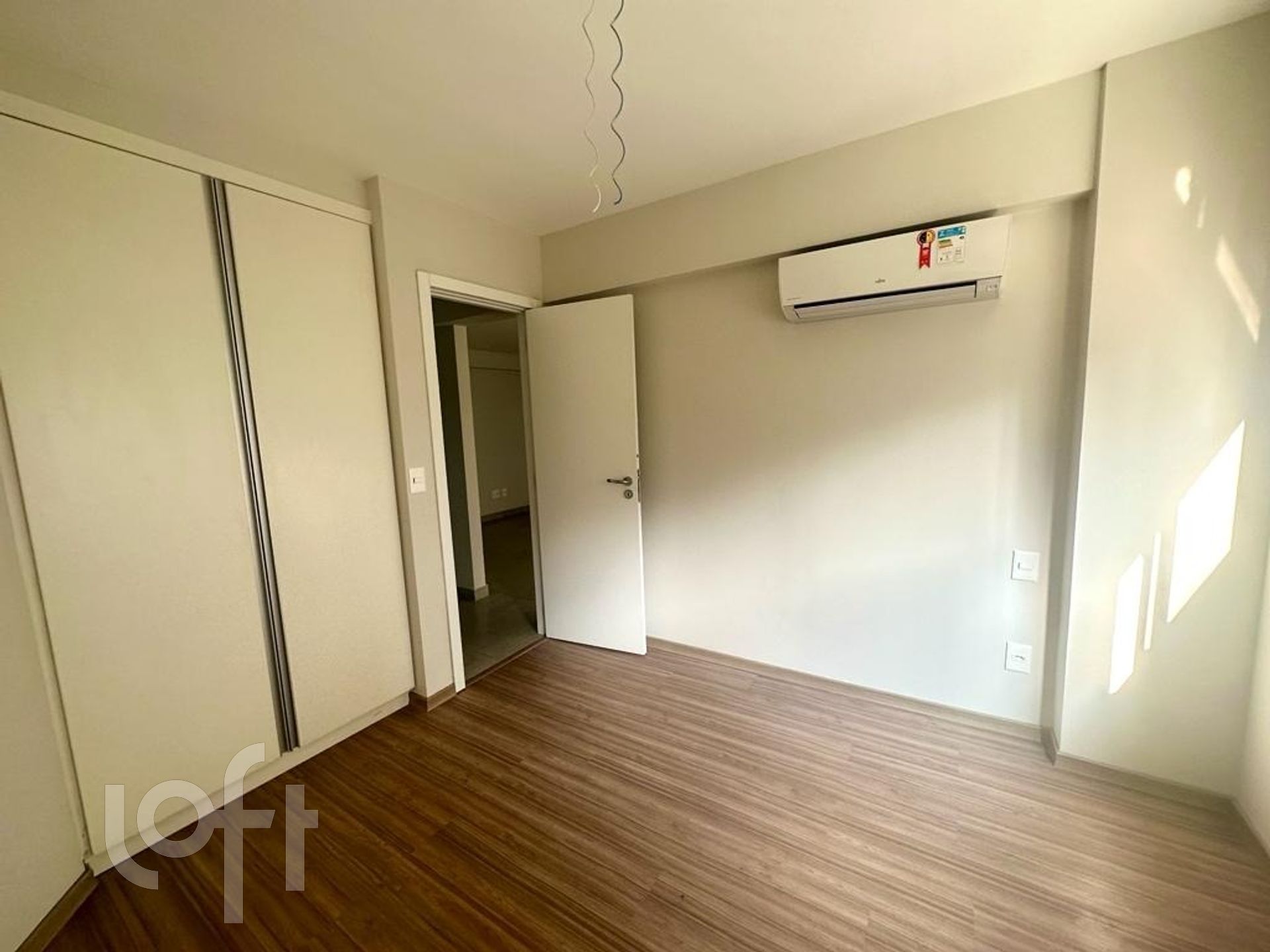 Apartamento à venda com 2 quartos, 63m² - Foto 7