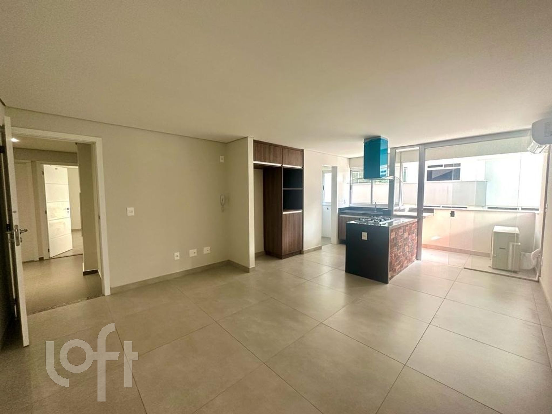 Apartamento à venda com 2 quartos, 63m² - Foto 1