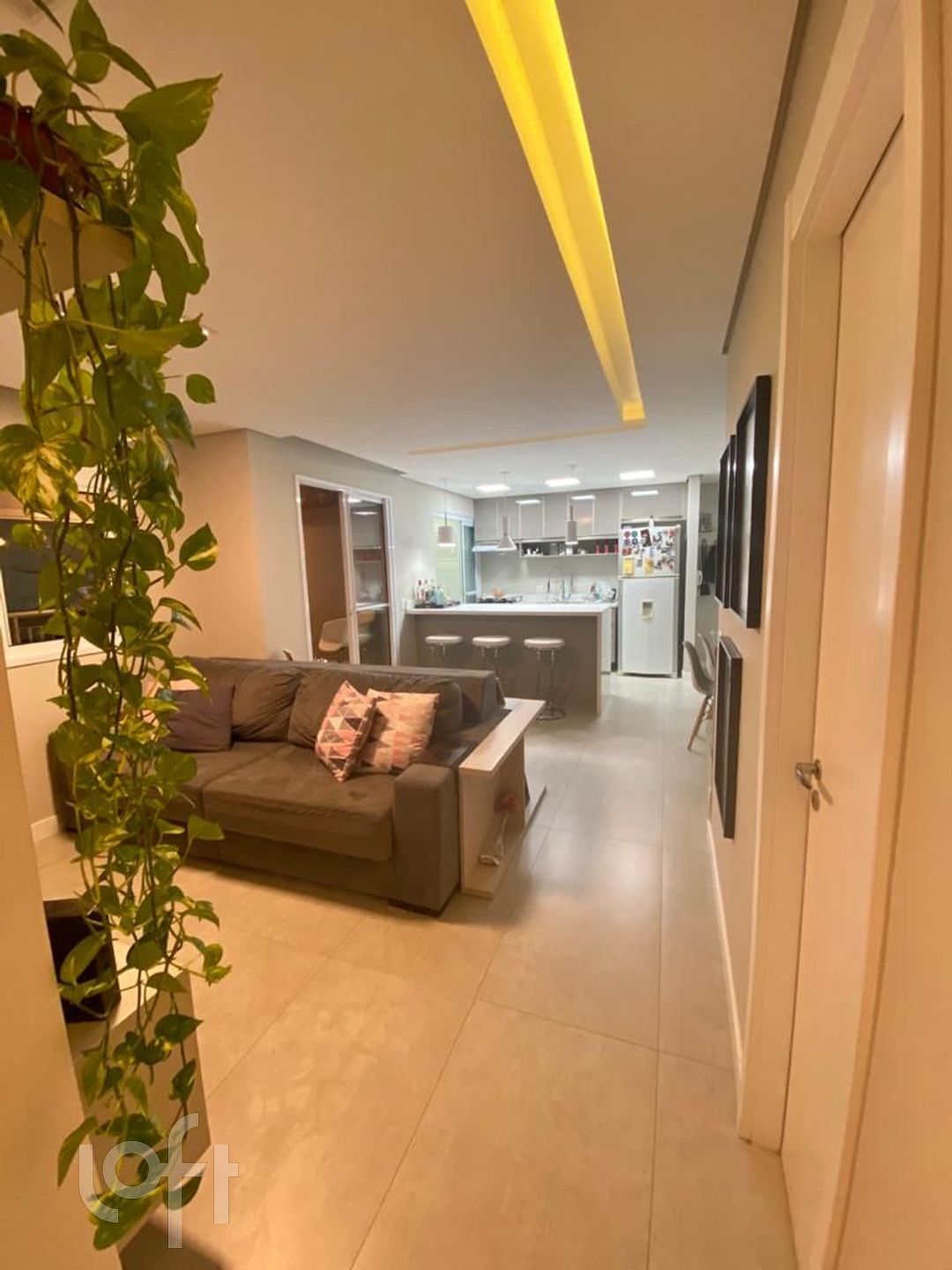 Apartamento à venda com 2 quartos, 85m² - Foto 2