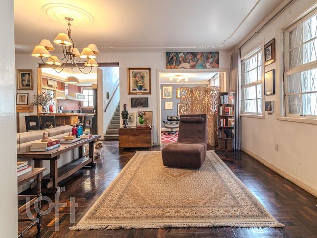 Casa com 289m², 4 dormitórios, Rio Branco em Porto Alegre