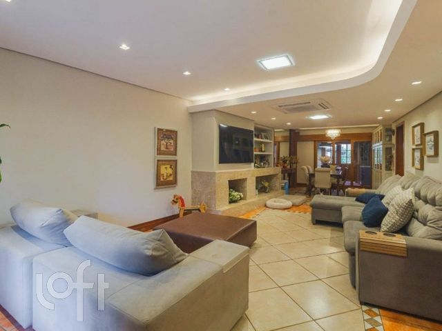 Casa com 402m², 5 dormitórios, 1 suíte, Chácara das Pedras em Porto Alegre