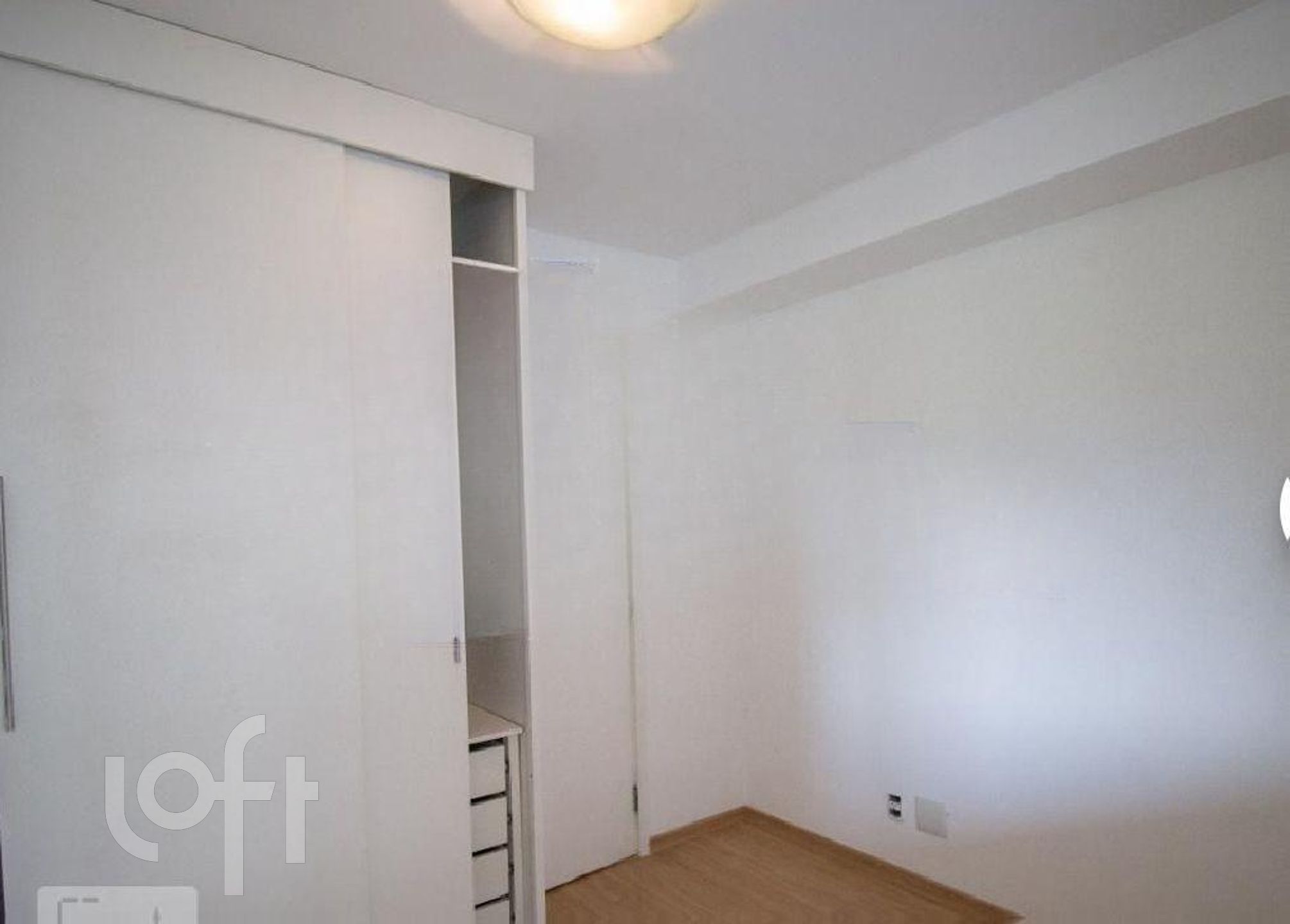 Apartamento à venda com 2 quartos, 75m² - Foto 4