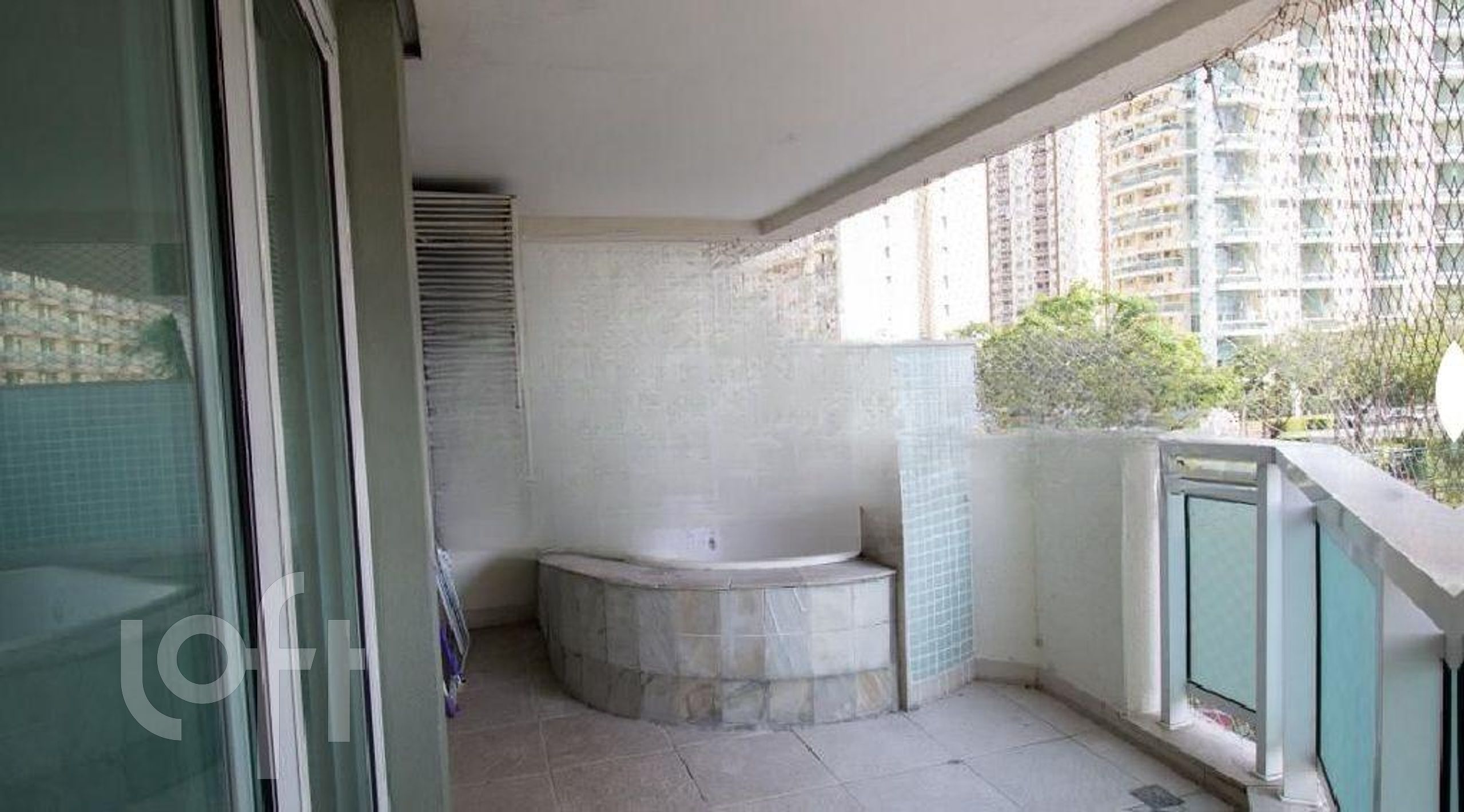 Apartamento à venda com 2 quartos, 75m² - Foto 1