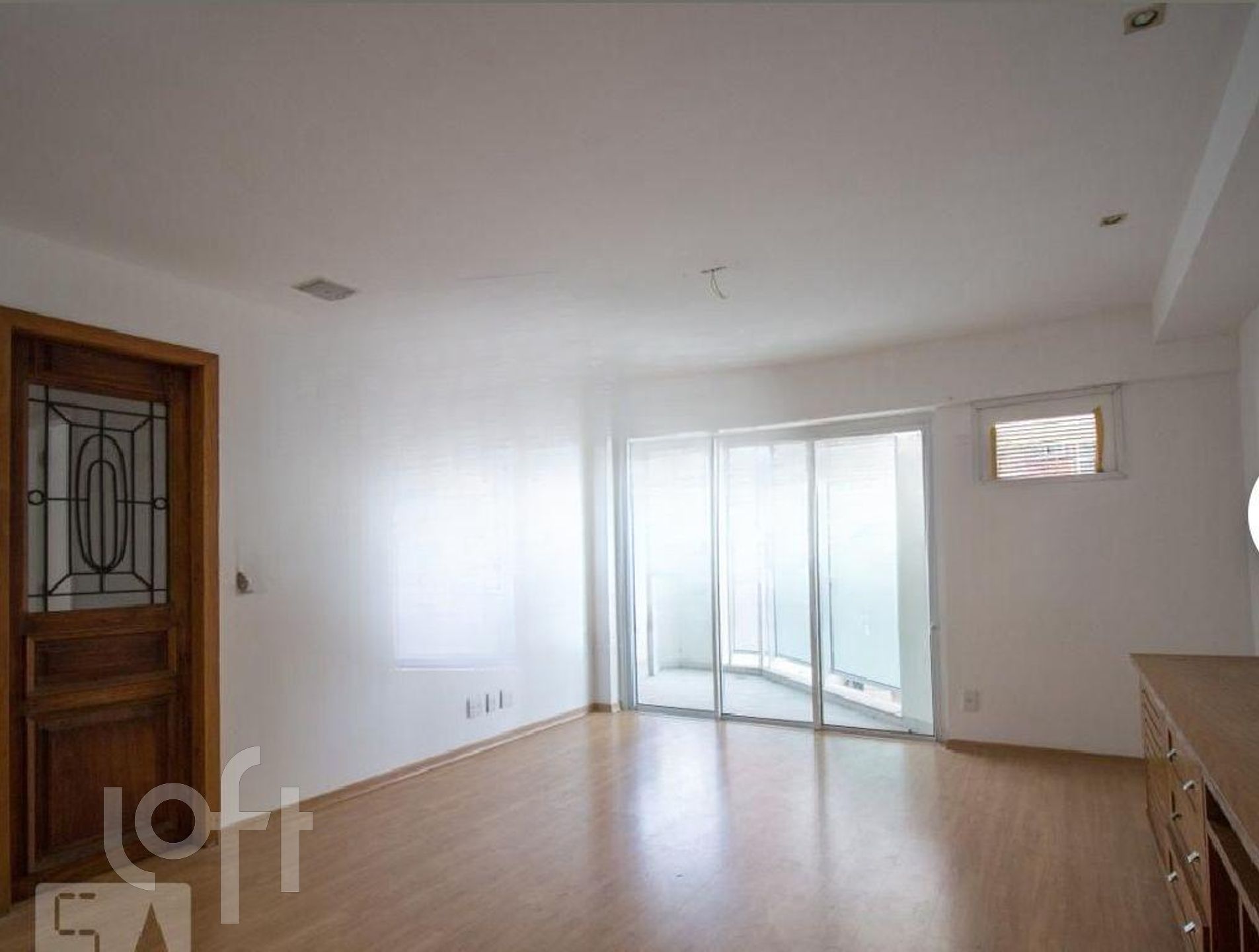 Apartamento à venda com 2 quartos, 75m² - Foto 2