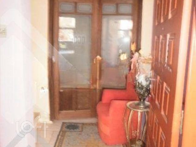 Casa com 198m², 6 dormitórios, 2 suítes, 2 vagas, Menino Deus em Porto Alegre