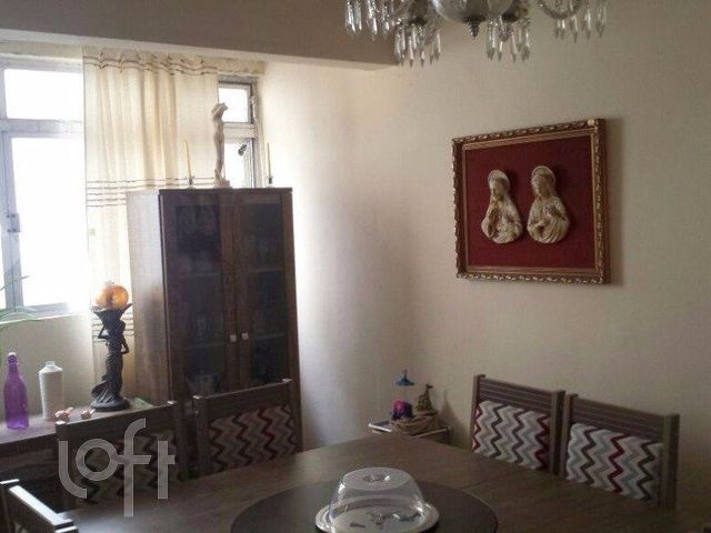 Casa com 198m², 6 dormitórios, 2 suítes, 2 vagas, Menino Deus em Porto Alegre