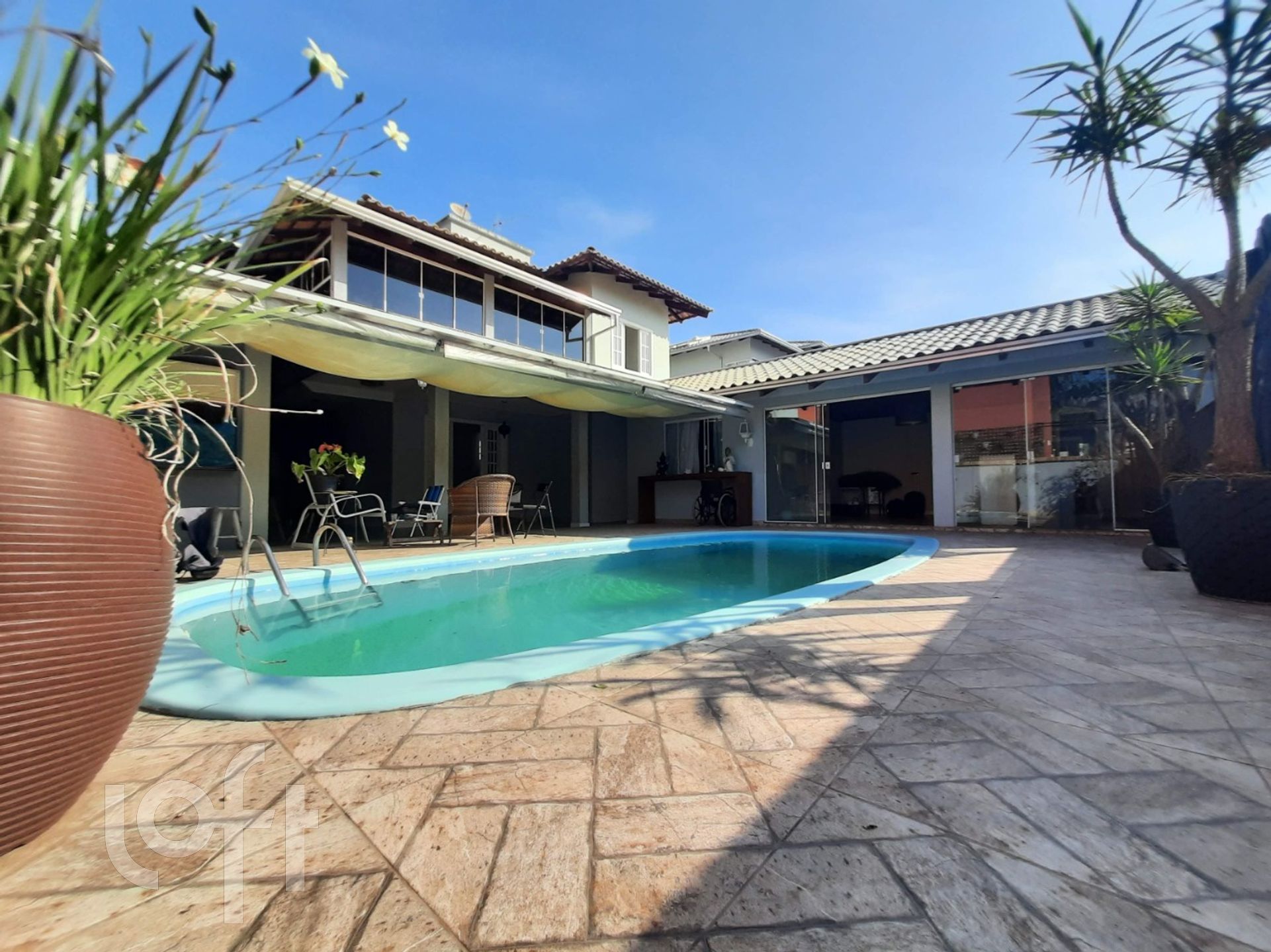 Casa à venda em Pioneiros com 348 m², 5 quartos, 2 suítes, 5 vagas