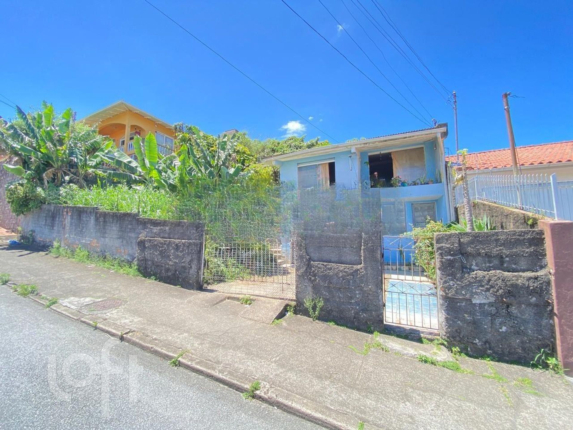Casa Residencial com 303m², 2 quartos, 1 garagem, no bairro Capoeiras em Florianópolis