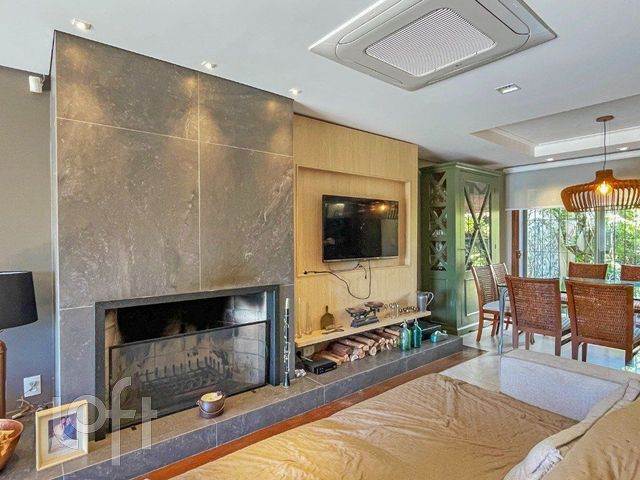 Casa com 315m², 3 dormitórios, 3 suítes, 4 vagas, Chácara das Pedras em Porto Alegre