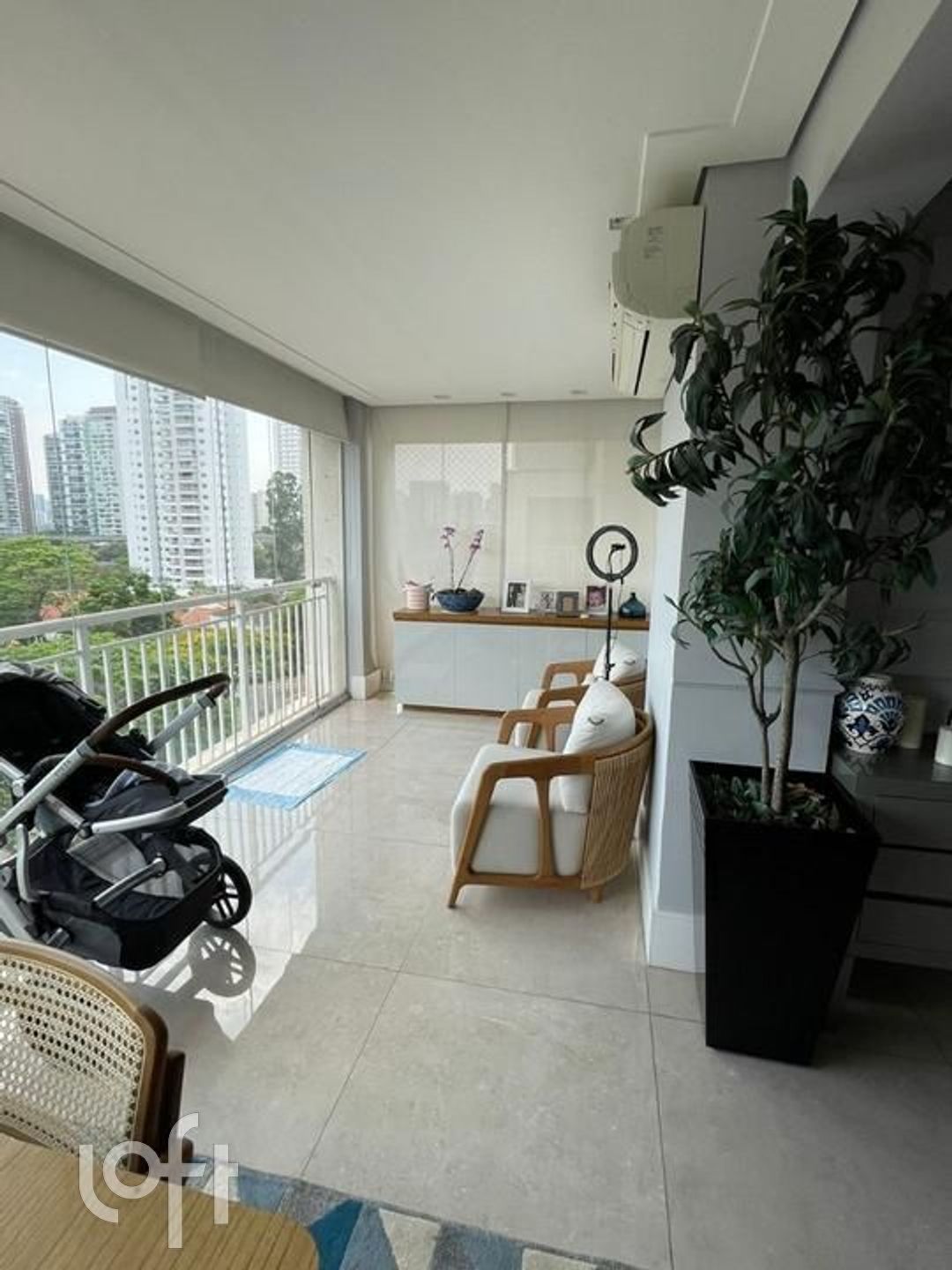 Apartamento à venda com 3 quartos, 175m² - Foto 2