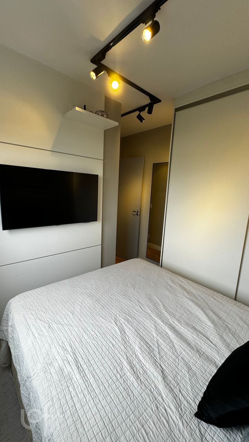 Apartamento à venda com 2 quartos, 42m² - Foto 13