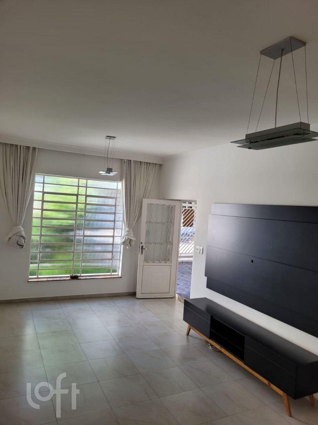 Casa à venda com 5 quartos, 300m² - Foto 1