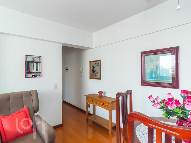Apartamento com 68m², 2 dormitórios, 1 vaga, Floresta em Porto Alegre