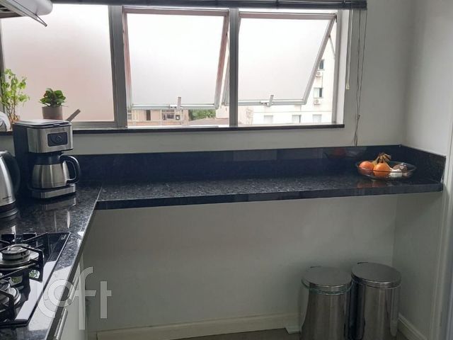 Apartamento com 74m², 2 dormitórios, 1 suíte, 1 vaga, Floresta em Porto Alegre