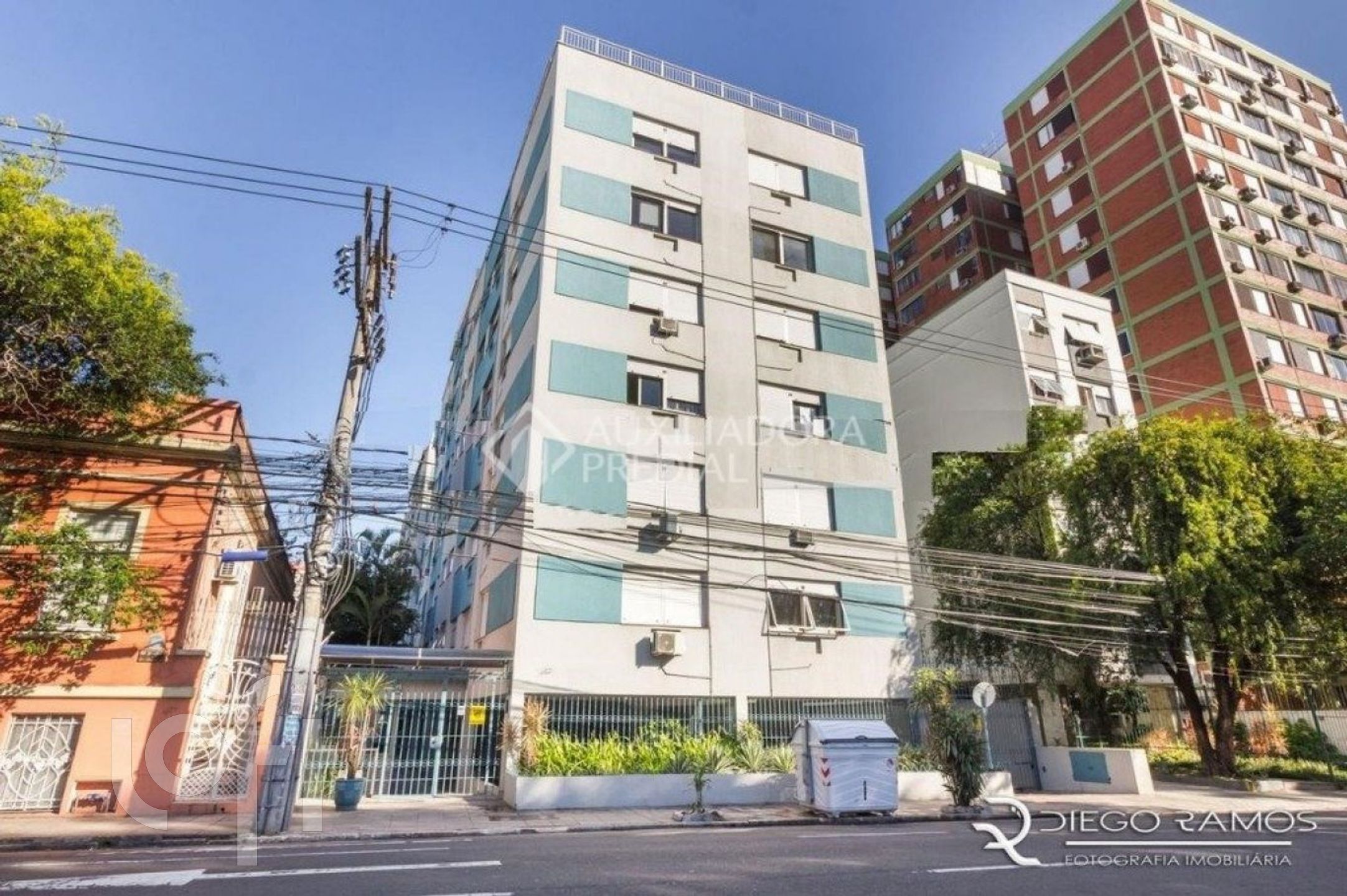 Apartamento com 74m², 2 dormitórios, 1 suíte, 1 vaga, Floresta em Porto Alegre