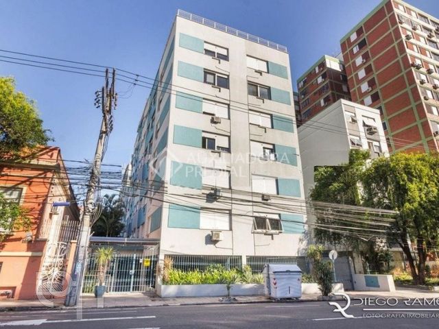 Apartamento com 74m², 2 dormitórios, 1 suíte, 1 vaga, Floresta em Porto Alegre