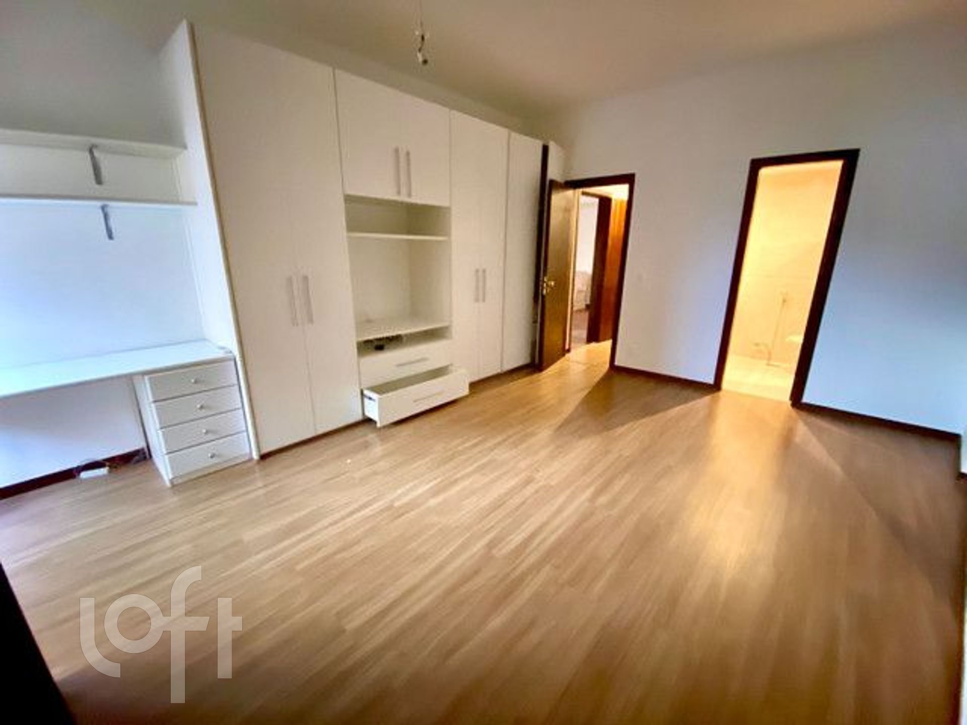 Apartamento à venda com 3 quartos, 158m² - Foto 1