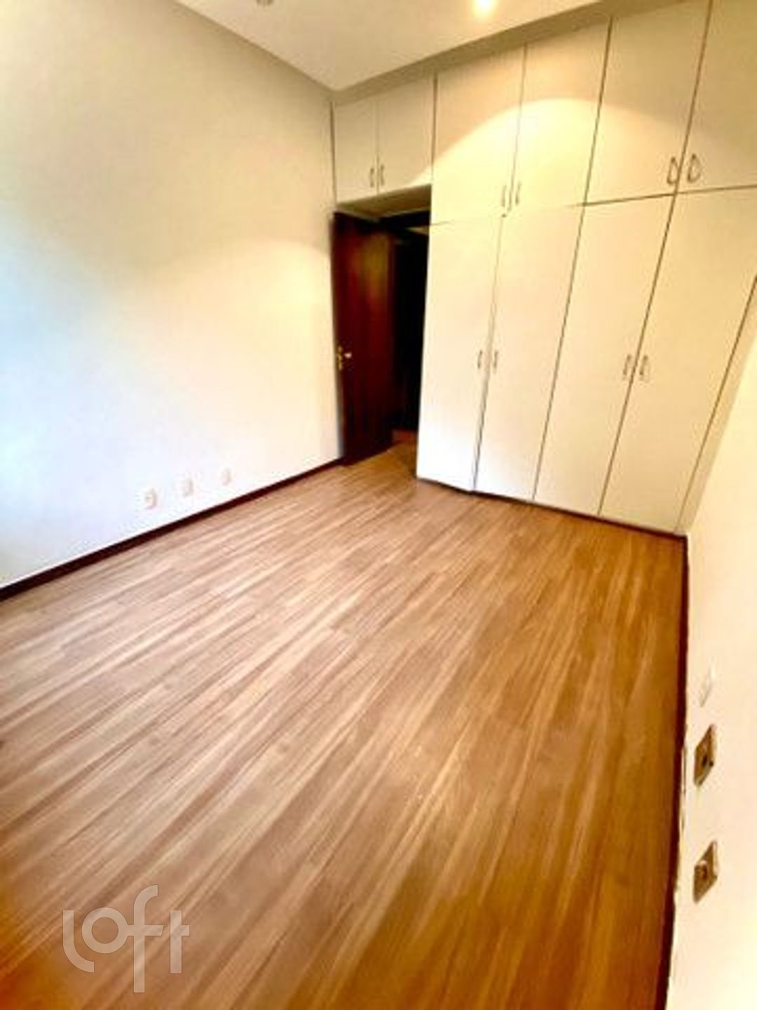 Apartamento à venda com 3 quartos, 158m² - Foto 3