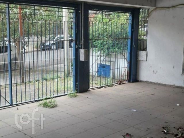 Casa com 600m², 6 dormitórios, Rio Branco em Porto Alegre