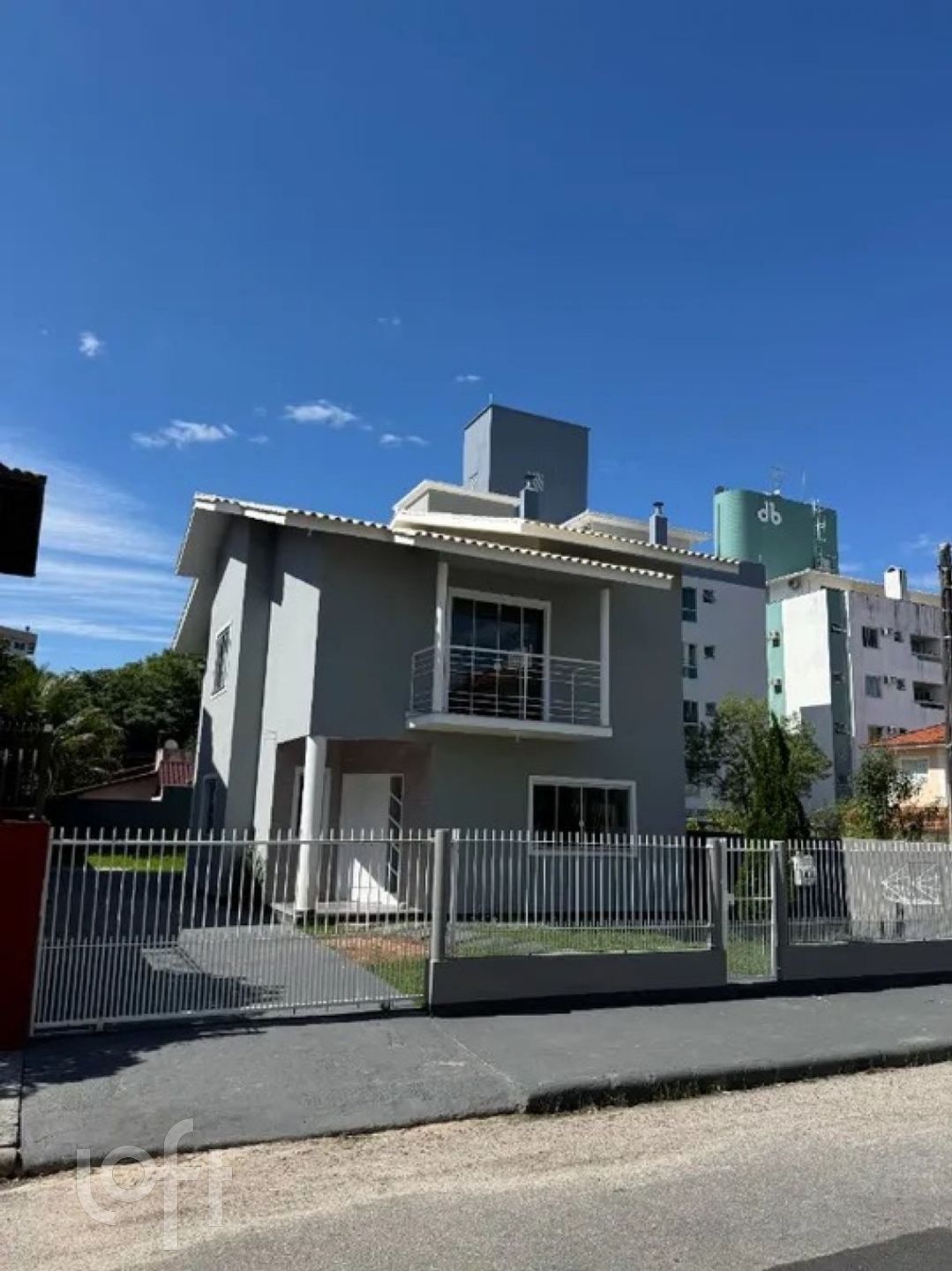Casa Residencial com 187m², 5 quartos, 1 suíte, 5 garagens, no bairro Cidade Universitaria Pedra Branca em Palhoça