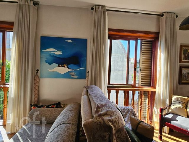 Apartamento com 143m², 3 dormitórios, 1 suíte, 2 vagas, Auxiliadora em Porto Alegre