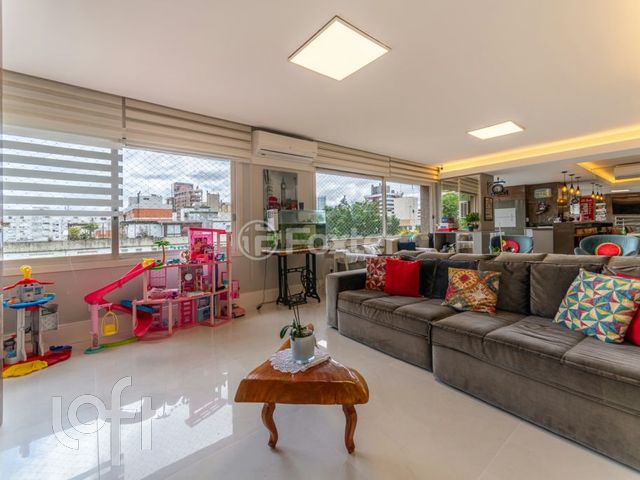 Apartamento com 211m², 3 dormitórios, 1 suíte, 2 vagas, Auxiliadora em Porto Alegre