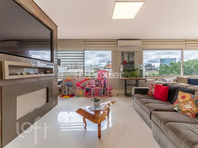Apartamento com 211m², 3 dormitórios, 1 suíte, 2 vagas, Auxiliadora em Porto Alegre