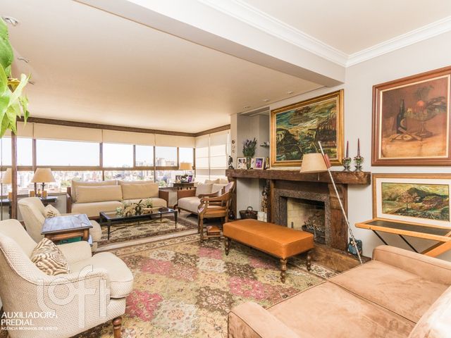 Apartamento com 155m², 2 dormitórios, 1 suíte, 2 vagas, Rio Branco em Porto Alegre