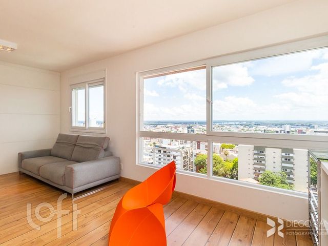 Apartamento com 84m², 2 dormitórios, 1 suíte, 2 vagas, Higienópolis em Porto Alegre