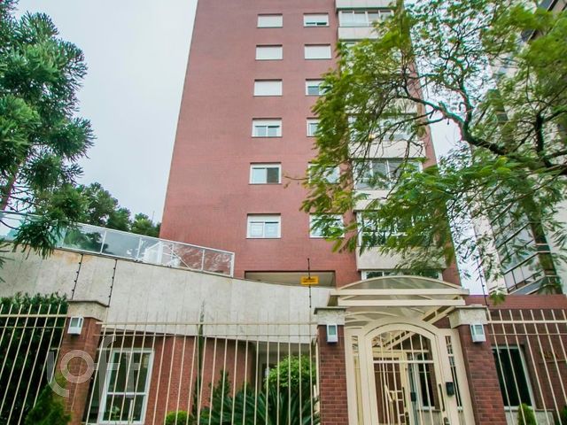 Apartamento com 84m², 2 dormitórios, 1 suíte, 2 vagas, Higienópolis em Porto Alegre
